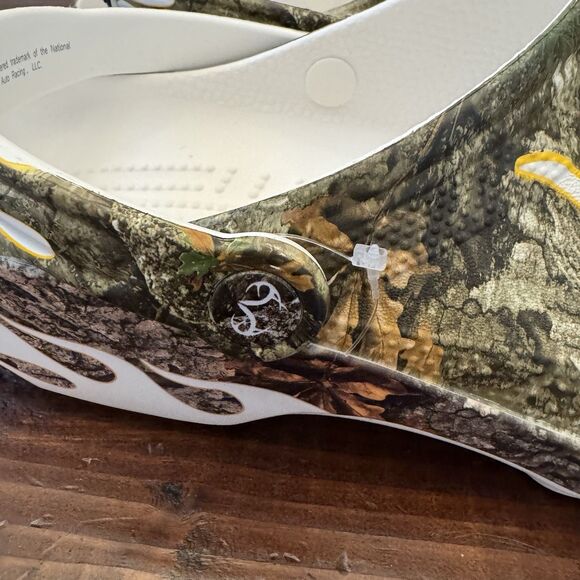Crocs x Nascar x Realtree Camo Classic Clogs main image 4